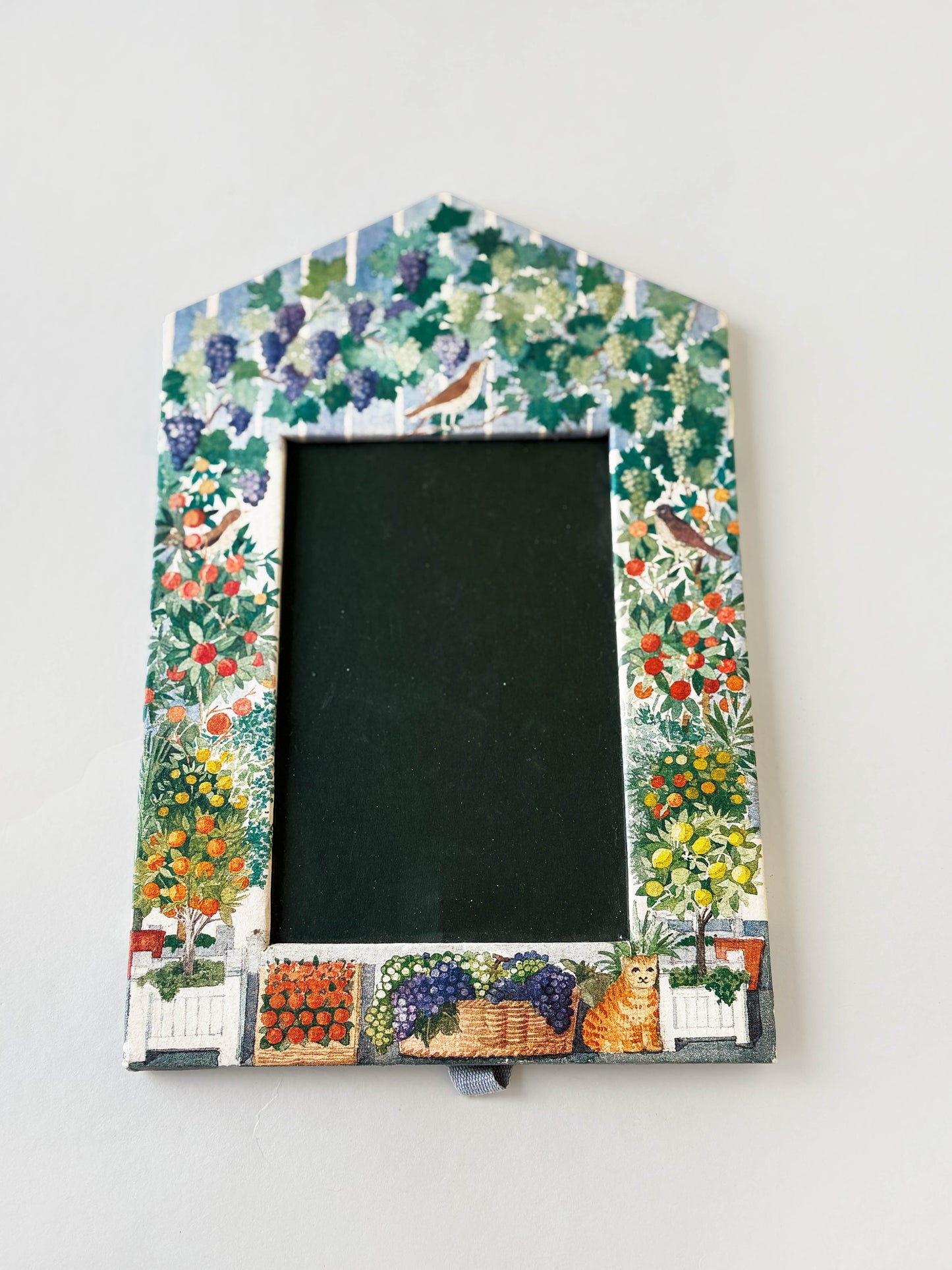 VINTAGE HANDMADE PICTURE FRAME