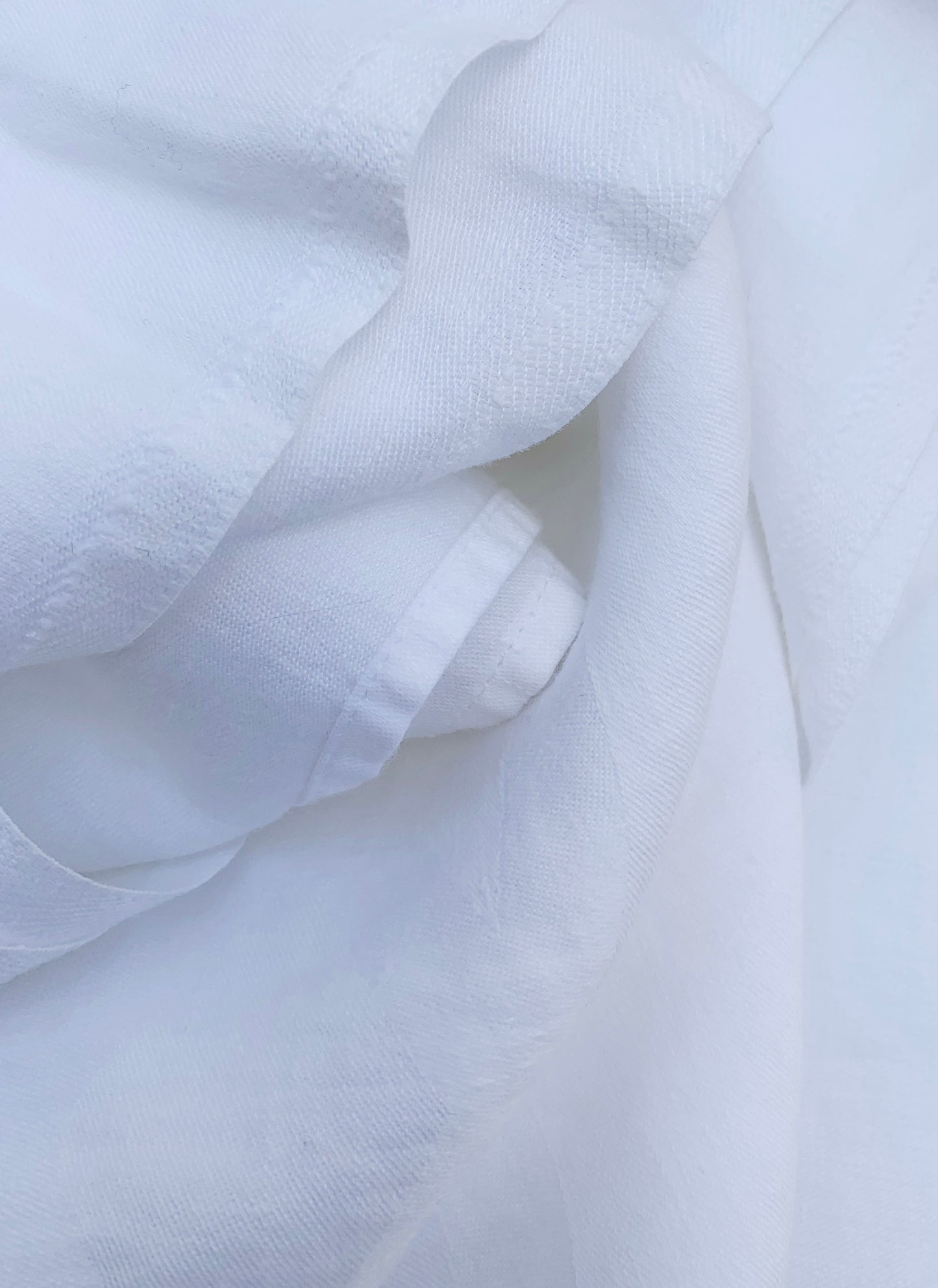WHITE LINEN TABLE CLOTH