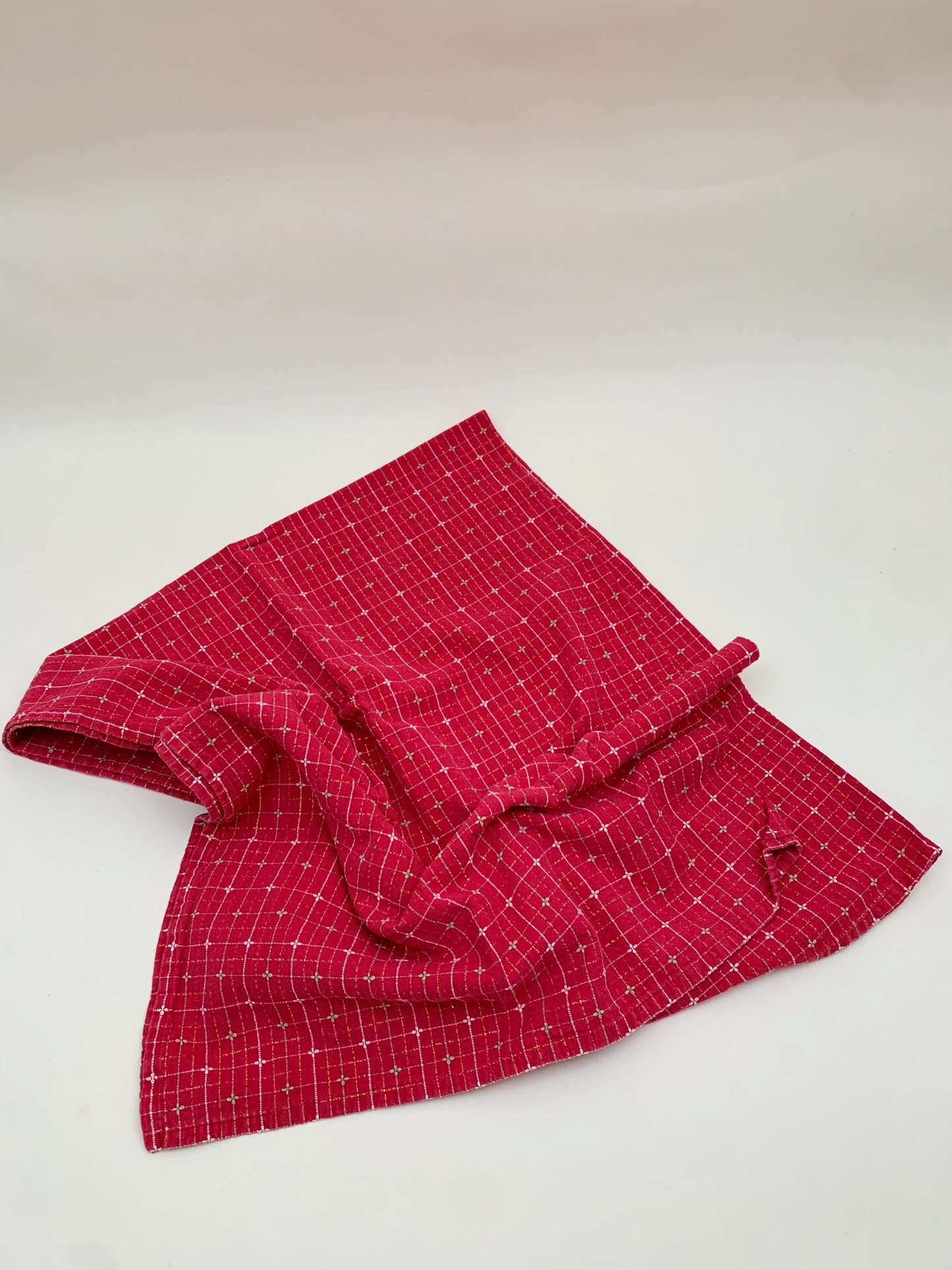 VINTAGE CHECKERED EMBROIDERED TABLE CLOTH