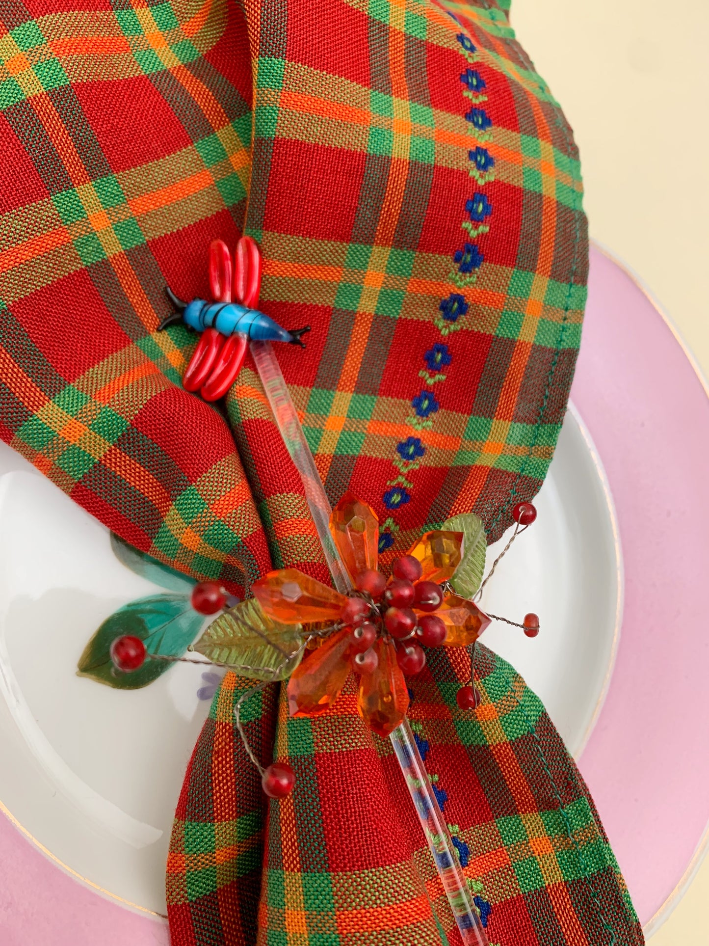 ORANGE FLORAL BEADED NAPKIN HOLDERS