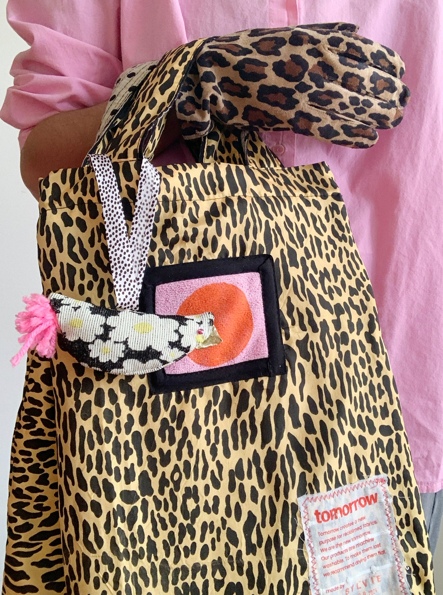 TOMORROW LIBRARY TOTE LEOPARD