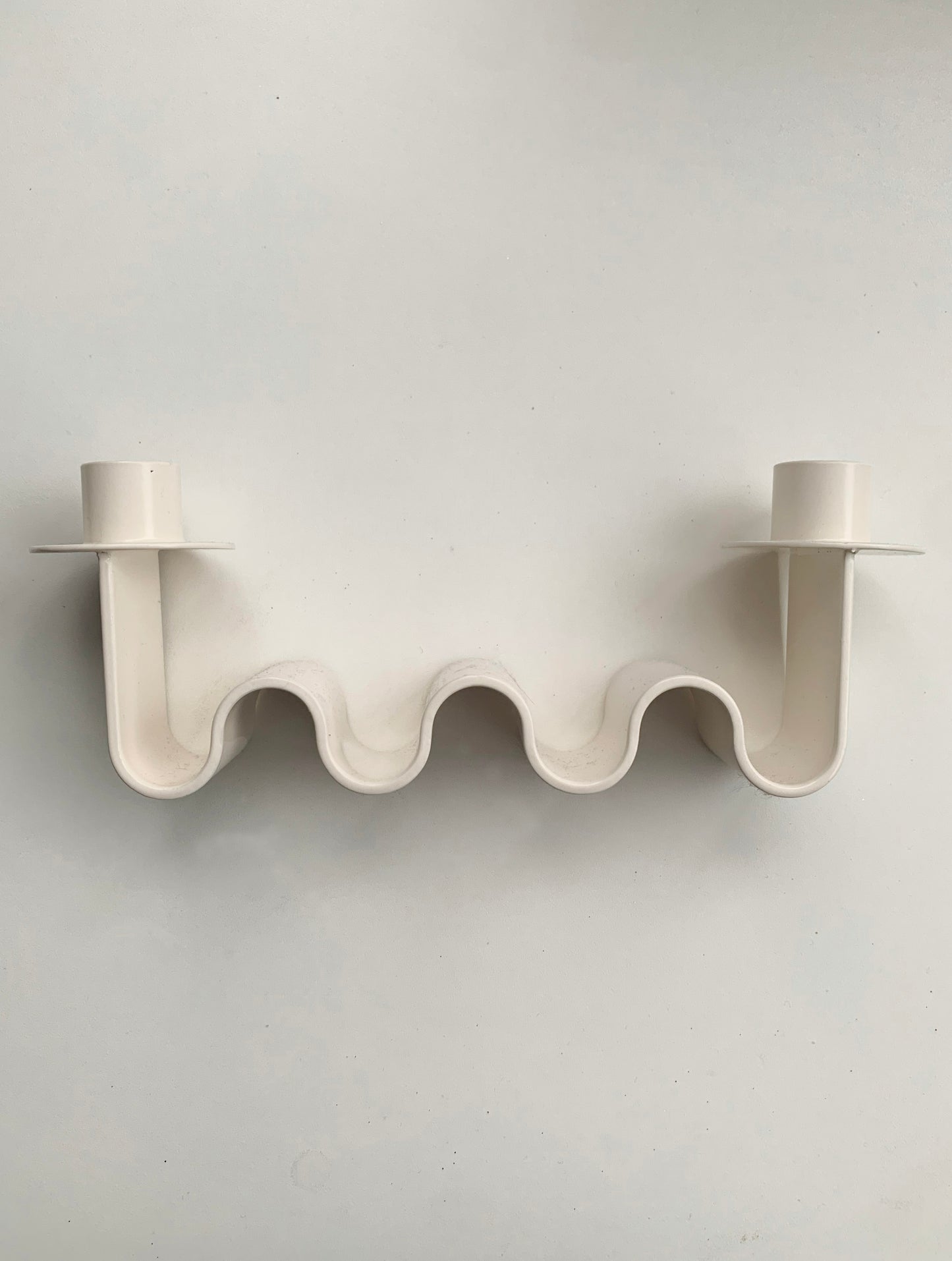 METAL WAVE CANDLE HOLDER