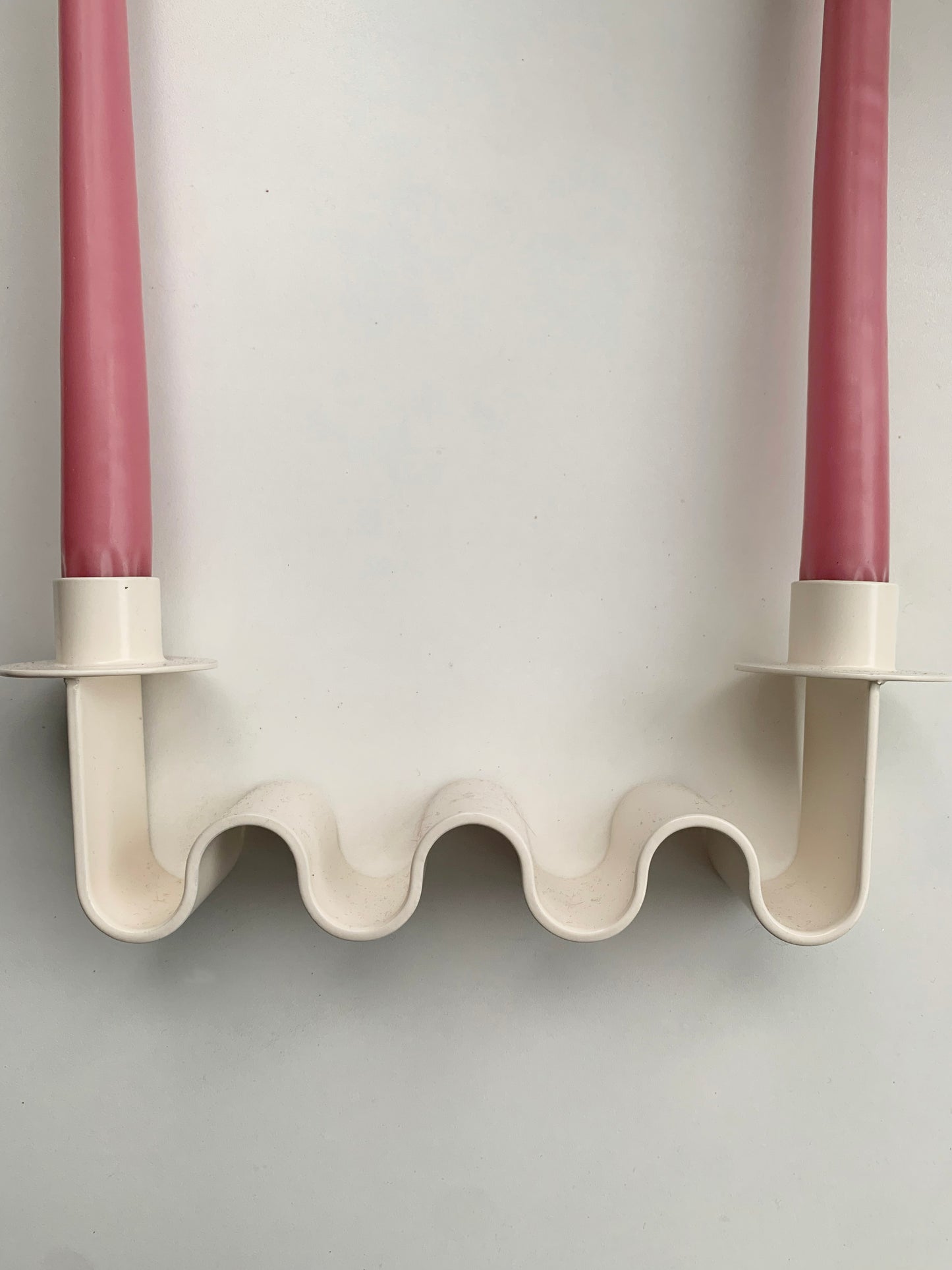 METAL WAVE CANDLE HOLDER