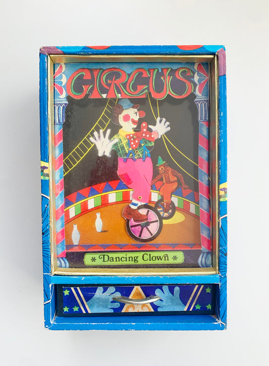 VINTAGE MUSICAL BOX